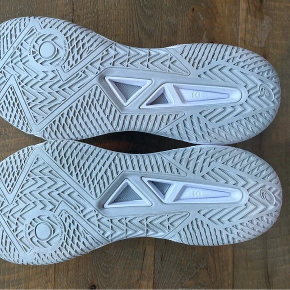 Asics White and Gray Athletic Shoes with Breathable Mesh - Picture 8 of 9